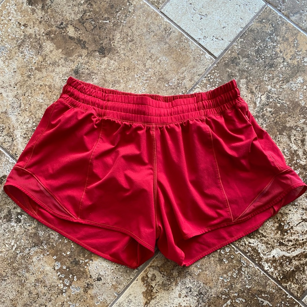 Lululemon Hotty Hot Low Rise lined 4” Shorts